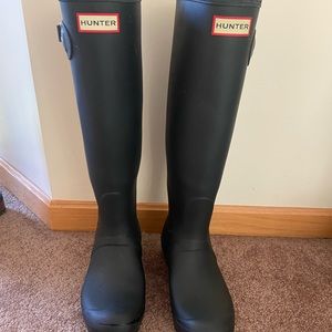 Black Hunter tall boots